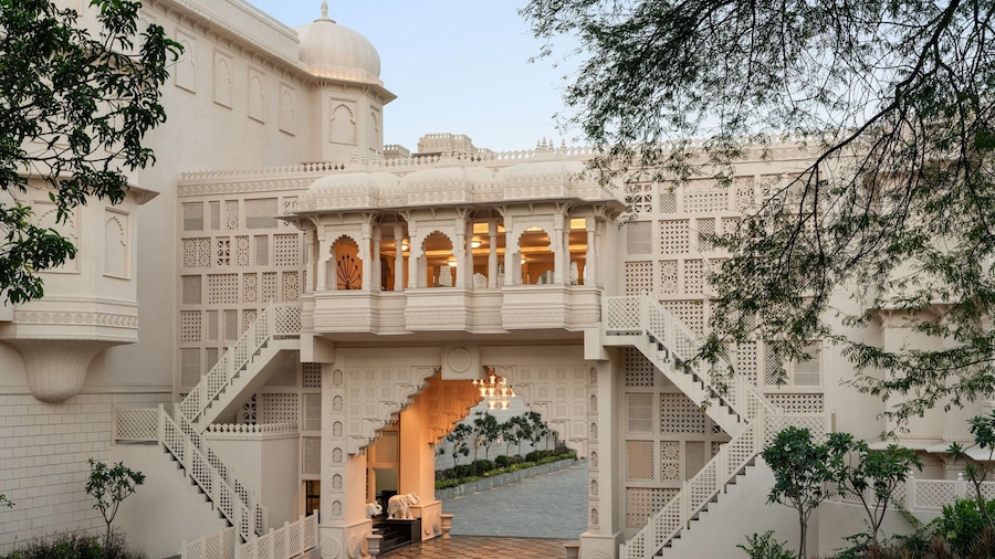 Wyndham Grand Udaipur Fateh Sagar Lake