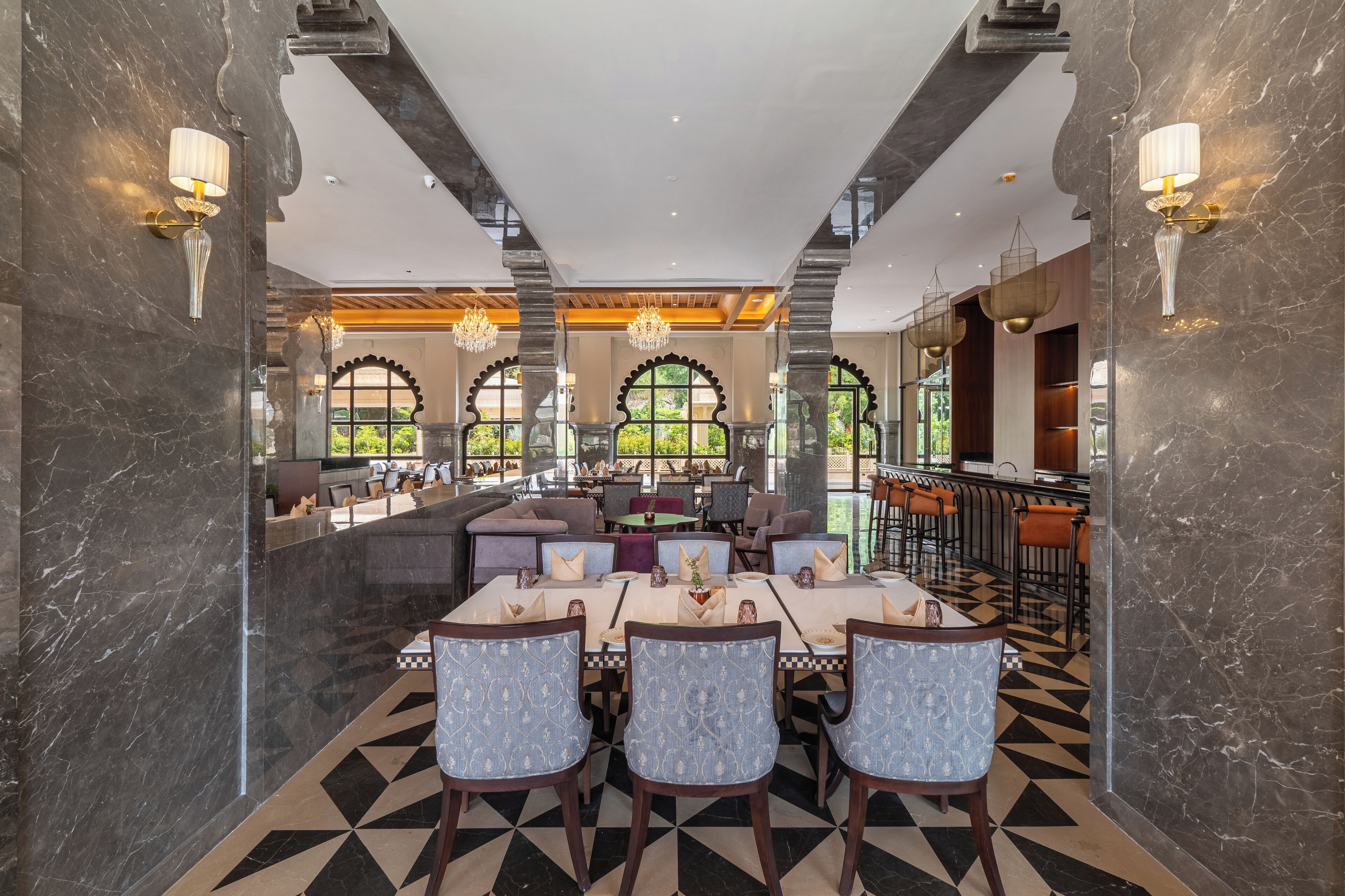 Breakfast, lunch and dinner served