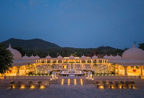 Exterior - Wyndham Grand Udaipur Fateh Sagar Lake (Udaipur)