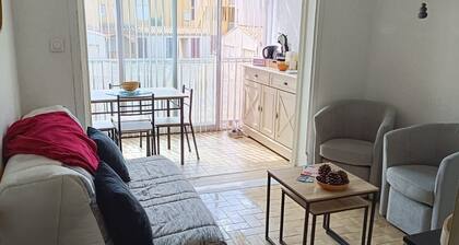 2-bedroom apartment ideal for families, 300m from Richelieu beach, close to all amenities