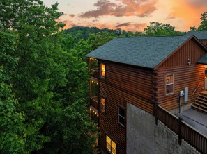 Exterior - Family Cabin w/ Indoor Pool, Hot Tub, Views & Arcades - 5 Min to Parkway (Pigeon Forge)