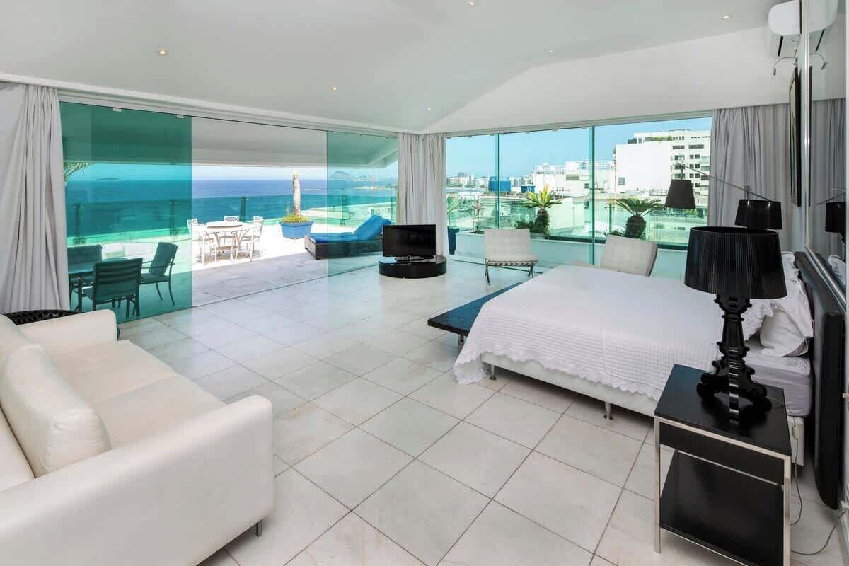 5 bedrooms, iron/ironing board, Internet