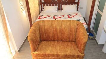 1 dormitorio, tabla de planchar con plancha, Internet y ropa de cama