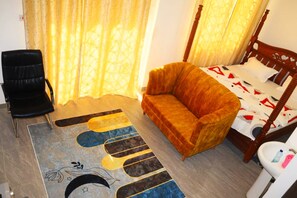 1 soverom, strykejern/-brett, internettilgang og sengetøy