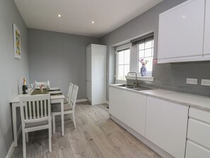 Cookware/dishes/utensils - The Dairy (Airdrie)