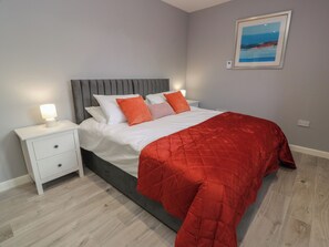 2 habitaciones, decoración personalizada y muebles diferentes