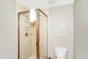 コンドミニアム ベッド (複数台) バルコニー マウンテンビュー (Mountain View Condo 1306) | バスルーム | タオル