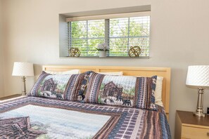 콘도, 침대(여러 개), 발코니, 산 전망 (Mountain View Condo 1306) | 3 개의 침실, 각각 다른 스타일의 인테리어, 각각 다르게 가구 비치, 침대 시트