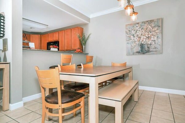 コンドミニアム ベッド (複数台) バルコニー マウンテンビュー (Mountain View Condo 1306) | 専用キッチン