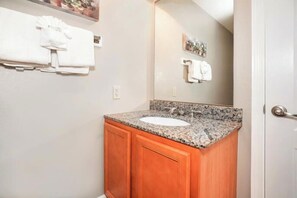 Condo, Multiple Beds, Balcony, Mountain View (Mountain View Condo 1306) | Bathroom | Towels - Mountain View Condo 1306 (Pigeon Forge)