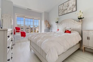 3 室のベッドルーム、デスク、アイロン / アイロン台、WiFi (無料)