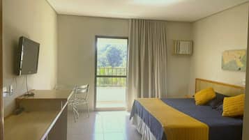 Deluxe-Doppelzimmer, Balkon, Poolblick | Kostenloses WLAN