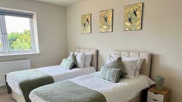 4 habitaciones, tabla de planchar con plancha y wifi gratis