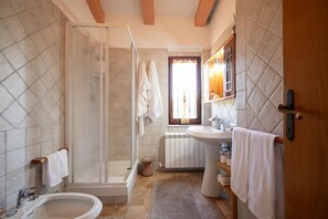 Hair dryer, towels - La Casa dei Quadri - Gavorrano (Bivio di Ravi Gavorrano)