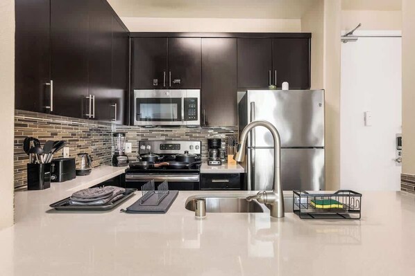 Fridge, microwave, oven, stovetop