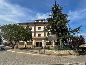 Esterni