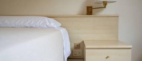 1 Schlafzimmer, Schreibtisch, WLAN, Bettwäsche