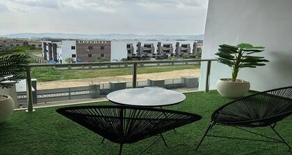 Luxury Charming 2-bedroom apartment Near Bannex plaza. Fast Wi-Fi+247 power