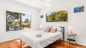 4 bedrooms, iron/ironing board, travel cot, Internet