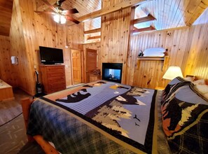 1 habitación, tabla de planchar con plancha y ropa de cama 