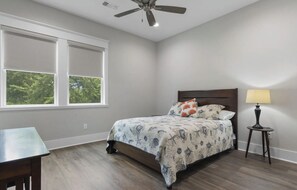 3 chambres, fer et planche à repasser, Wi-Fi, draps fournis