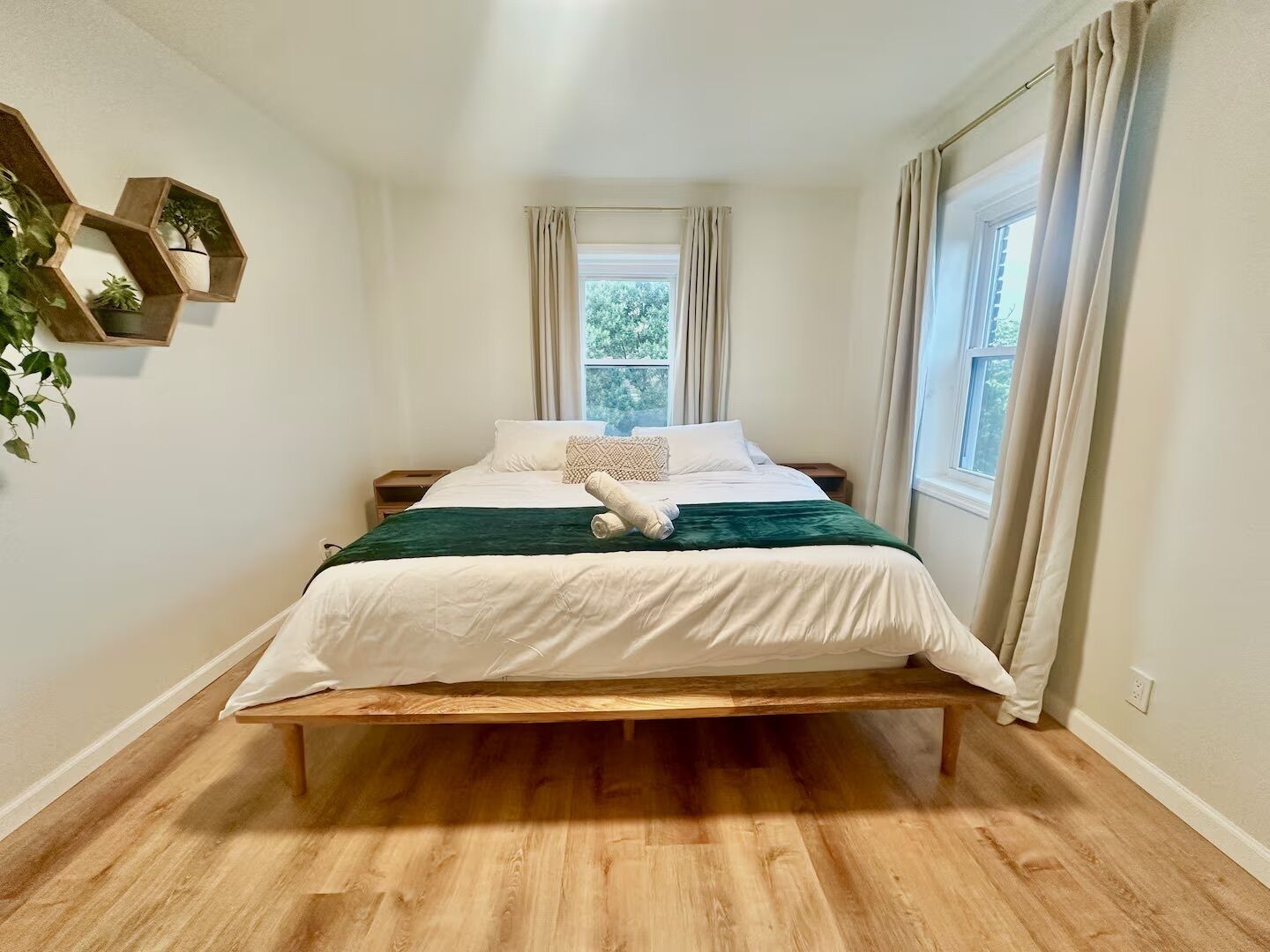 2 bedrooms, iron/ironing board, travel cot, free WiFi