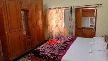 Economy Room | Premium bedding, free WiFi, bed sheets
