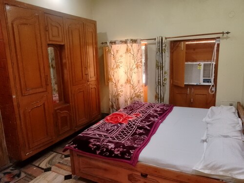 Maa Annapurna grand guests house 