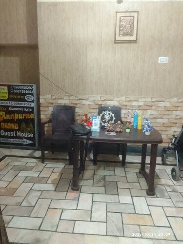 Maa Annapurna grand guests house 