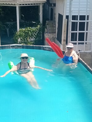 Pool - sunset Bay 2 bed & in lovely Downe with AC (Downe)