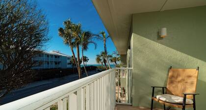 Beachfront Condo Complex-Pool, Direct Beach Access & Racket Court-Nautilus 217