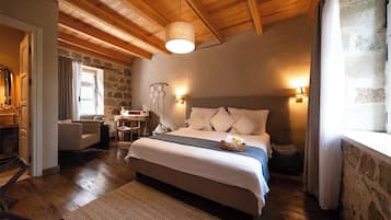 Deluxe dubbelrum | Skrivbord, arbetsyta för laptop och gratis wi-fi