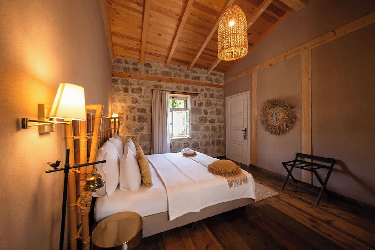 Deluxe Double Room | Desk, laptop workspace, free WiFi