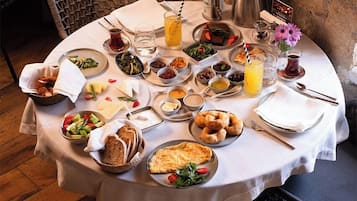Free daily full breakfast