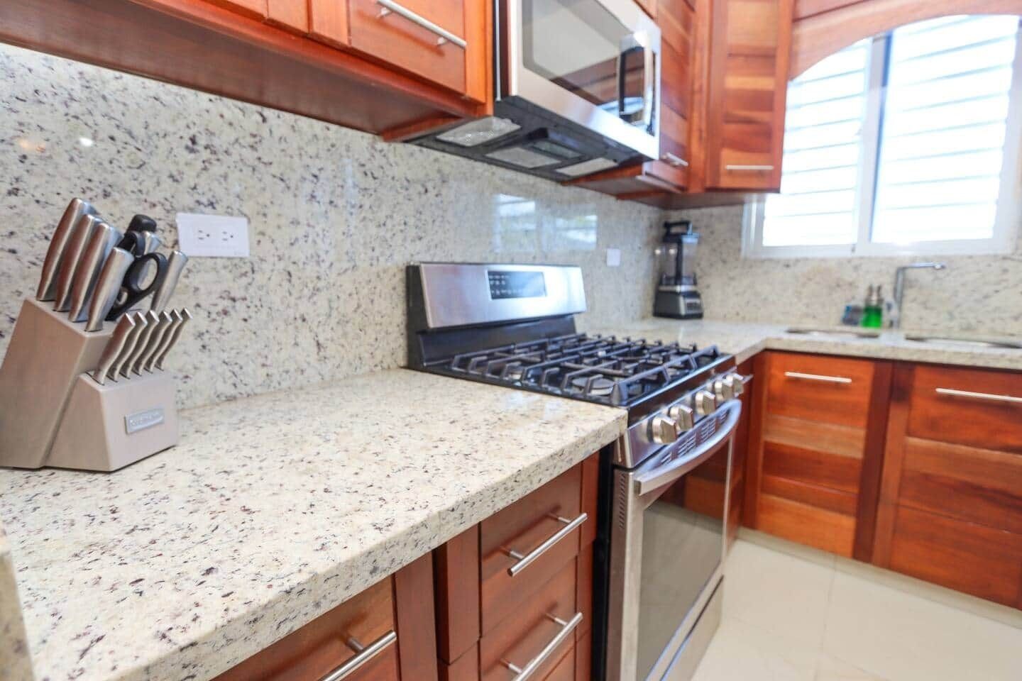 冰箱、微波炉、厨具/餐具