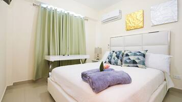 2 Schlafzimmer, Zimmersafe, Bügeleisen/Bügelbrett, Reisekinderbett