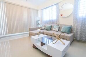 Smart TV - Beautiful 2Bd/2bath apt W. AC, Garage  & roof top (San Cristobal)