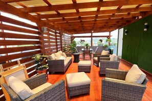 Property grounds - Beautiful 2Bd/2bath apt W. AC, Garage & roof top (San Cristobal)