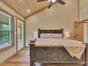 4 bedrooms, WiFi, bed sheets