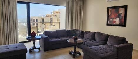 Family House, Ocean View | Living area