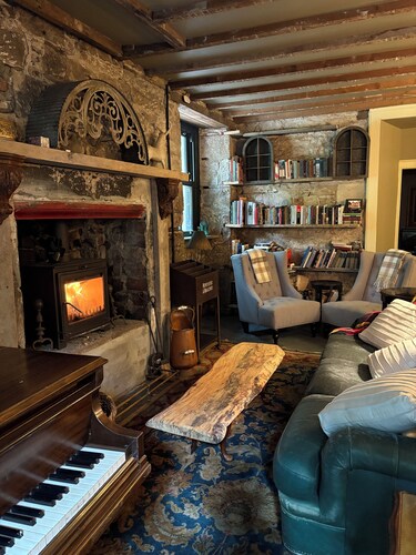 The Writers Den - A private, soulful retreat