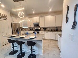 Mikrowelle, Ofen, Herdplatte, Geschirrspüler