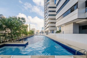室外游泳池