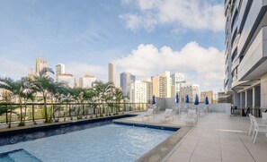 Departamento básico | Alberca | Alberca al aire libre