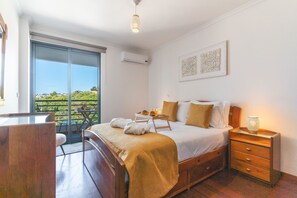 1 chambre, fer et planche à repasser, lit parapluie, Wi-Fi gratuit