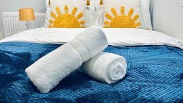 Iron/ironing board, free WiFi, bed sheets