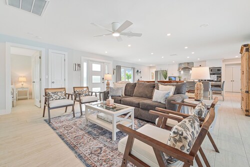 Riverside Retreat, "Views to Live By"-Pool & Riverside