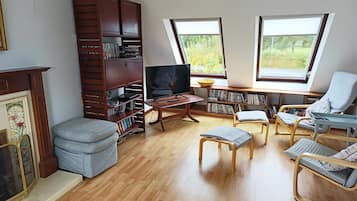 Cottage | Living area