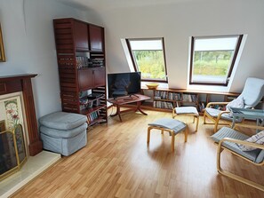 Cottage | Living area