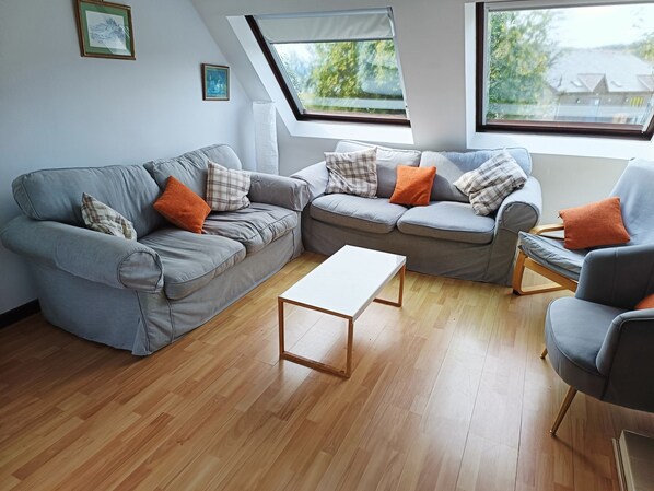 Cottage | Living area
